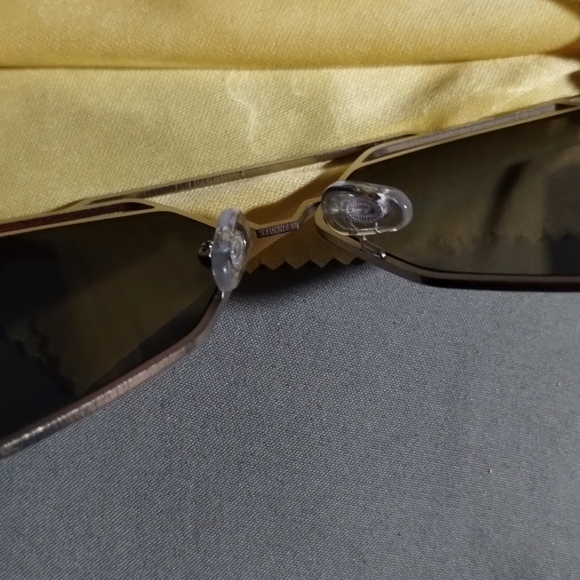 Mirrored Sunglasses - Picture 7 of 9